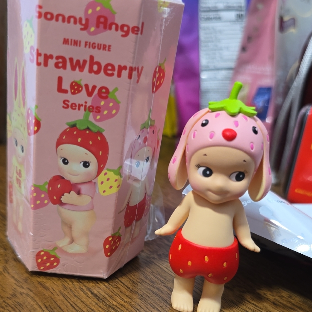 Sonny Angel Strawberry Love Lop Authentic